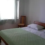 Apartman Lana *