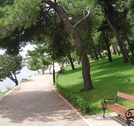 Lana Apartman