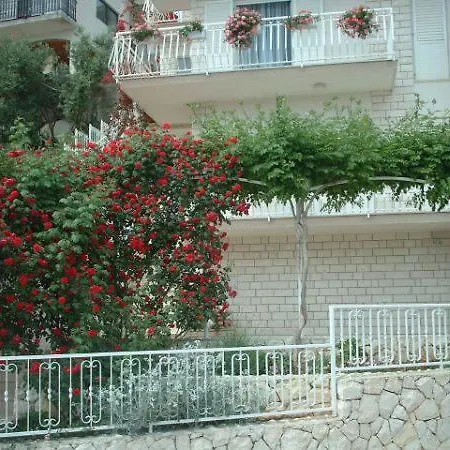 Lana Apartman