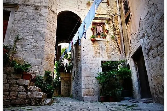 Lana * Trogir