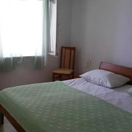 Apartment Lana *