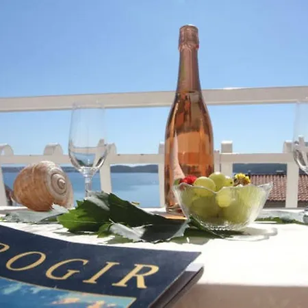 Lana * Trogir