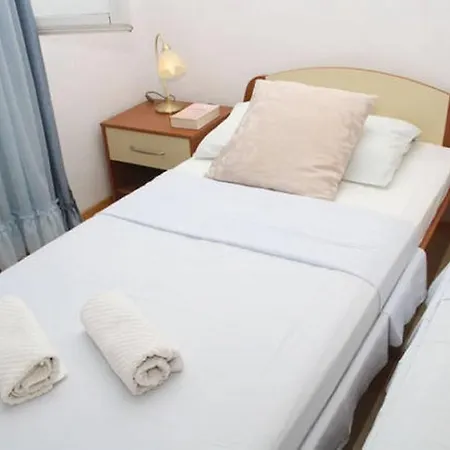 Lana Apartment