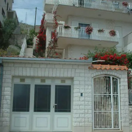 Apartment Lana *
